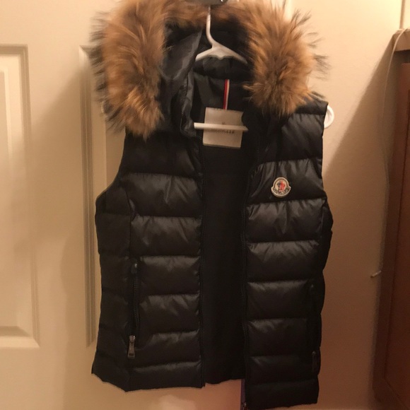 Moncler Vest With Fur Hood Xs 